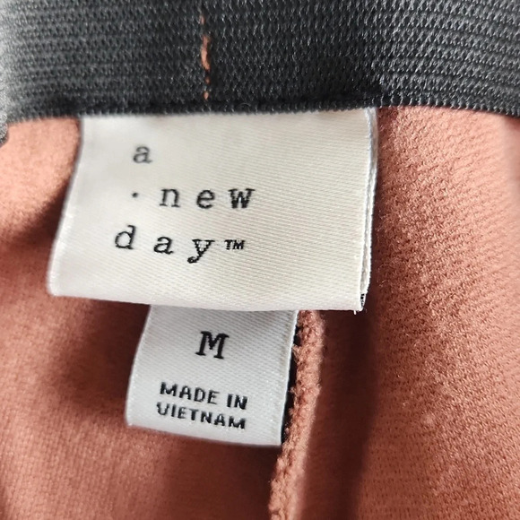 A New Day Pants Bundle - Picture 14 of 15